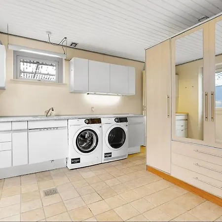 Dejlig Hus Med Vildmarksbad Villa